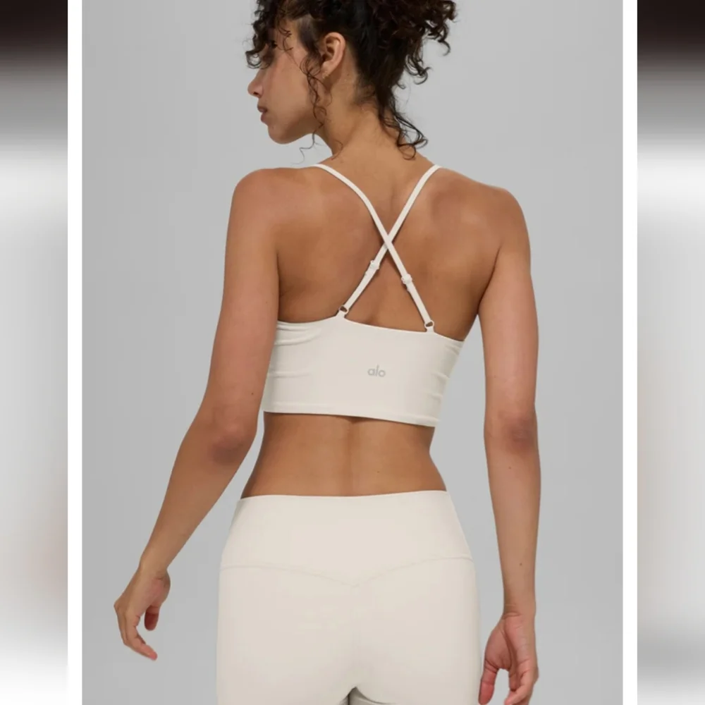 ALO Yoga Alosoft Highlight Bra in Cream - Picture 5 of 9